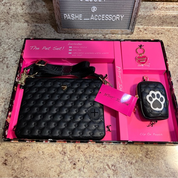 Betsey Johnson “The Pet Set” New in Box w/ tag - Picture 3 of 12